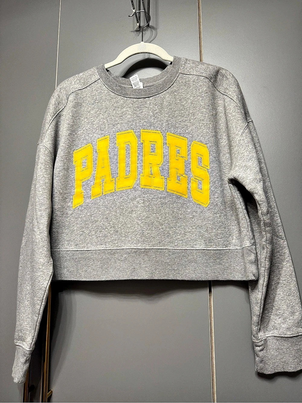 Perfectly Weighted District PADRES Graphic Crewneck Large Like New